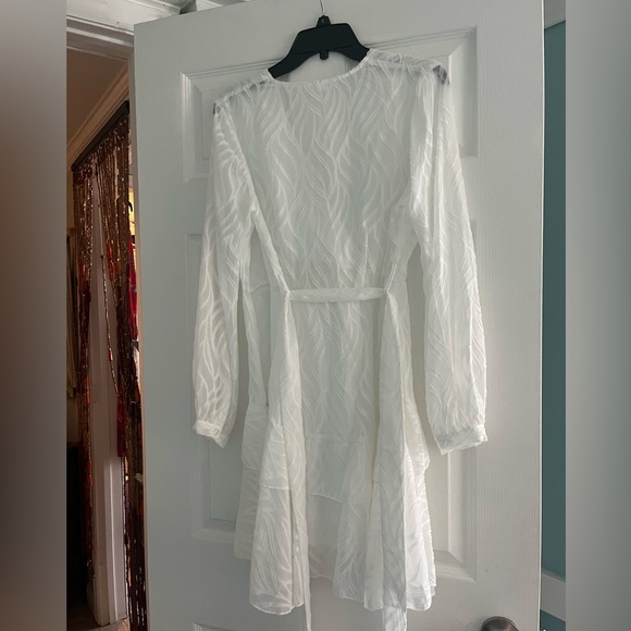 SHEIN White Long Sleeve Summer V-Neck Dress with Tie - Picture 2 of 3